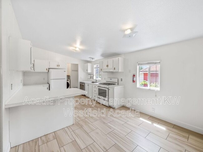 Building Photo - 642 Harmony Ct