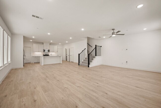 Building Photo - 8936 Magnet Dr