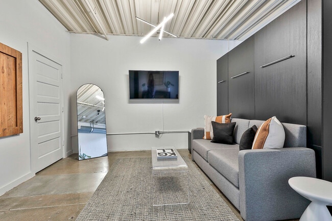 Building Photo - 675 Greenwood Ave NE