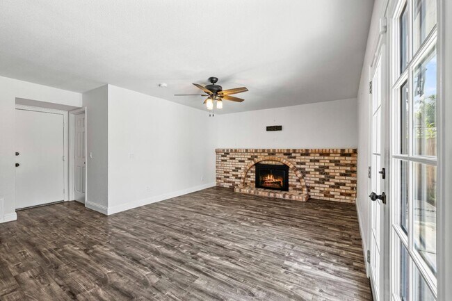 Building Photo - 7085 Valley Forge Dr