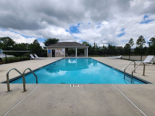 Building Photo - 208 Lockwood Ct