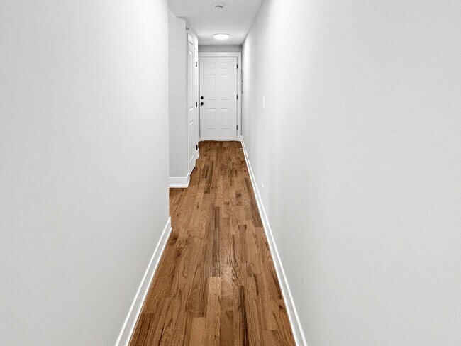 Building Photo - 2127 W 18th St