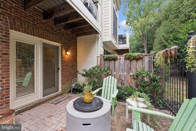 Building Photo - 1627 Colonial Hills Dr