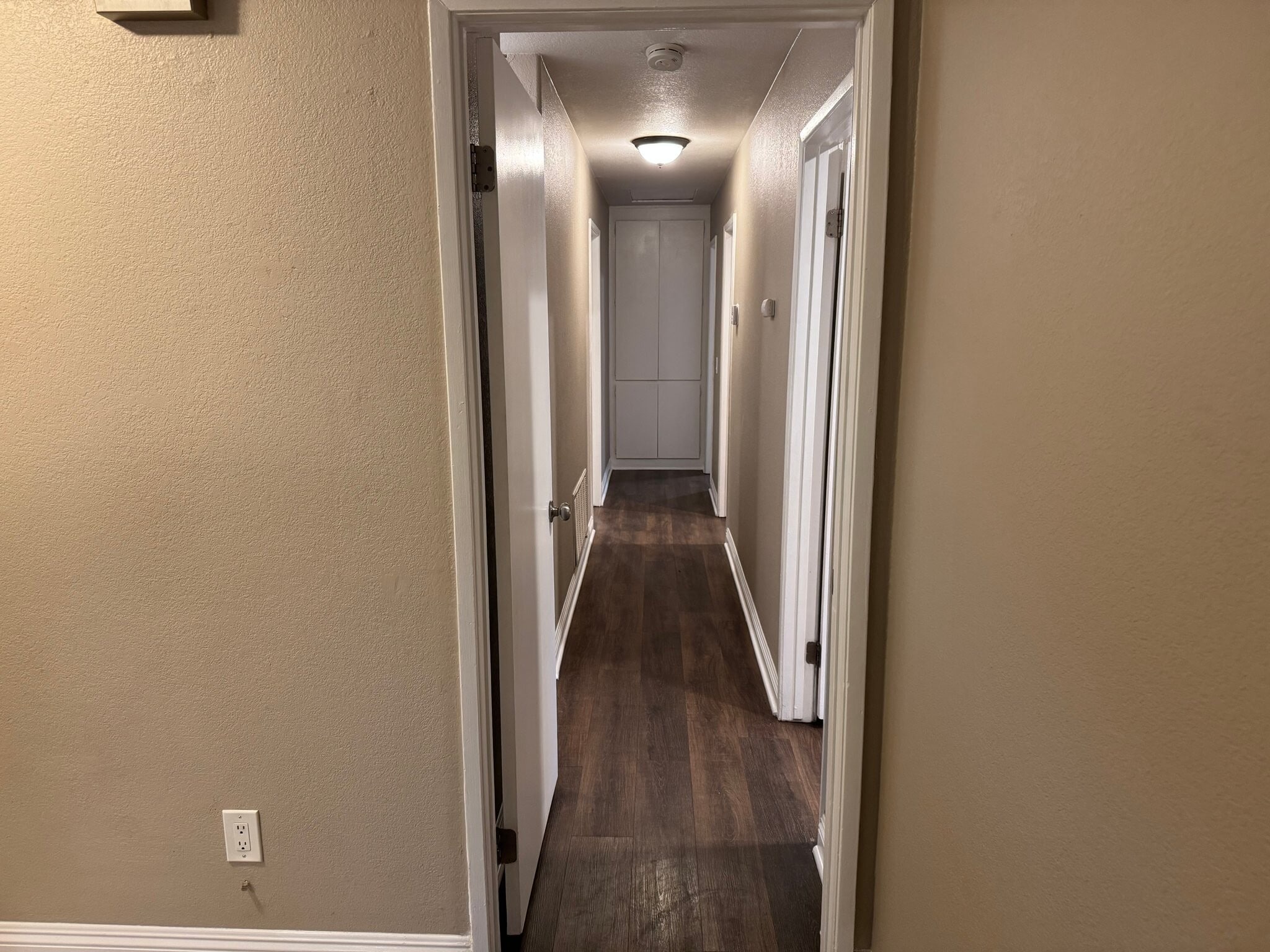 Building Photo - 15840 Rainbow Dr
