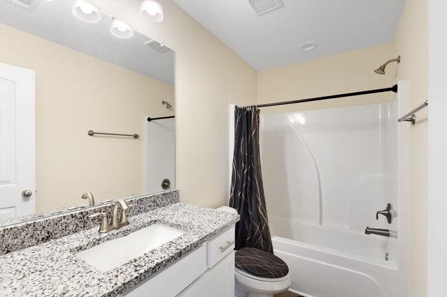 Building Photo - Two Bedroom Townhome