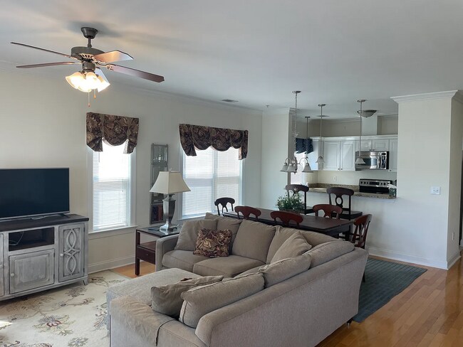 Building Photo - 2 Bed, 2 Bath Apartment on the River - Furnhsied Rental