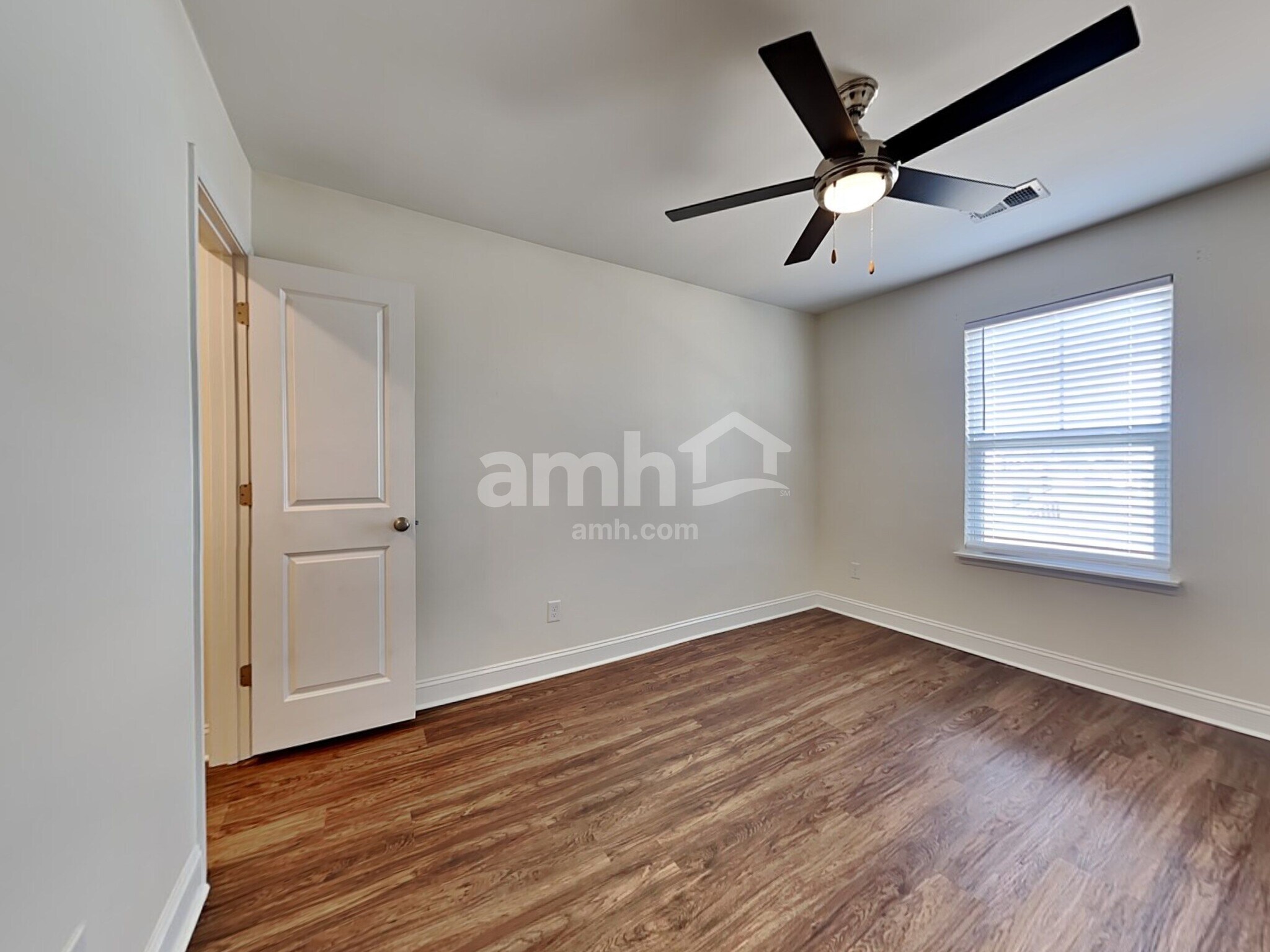 Building Photo - 447 Brookgreen Dr