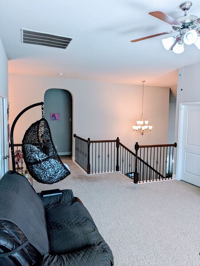 Building Photo - 2472 Twin Oaks Dr