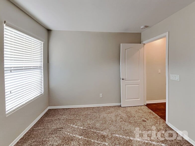 Building Photo - 34527 Karan Swiss Cir