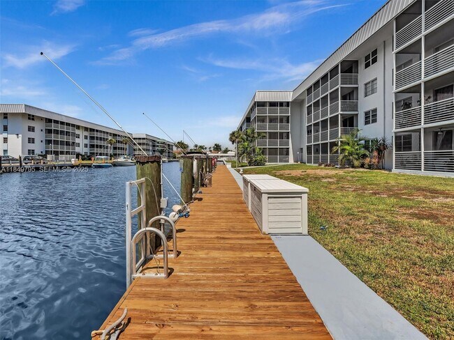 Building Photo - 3600 NE 170th St