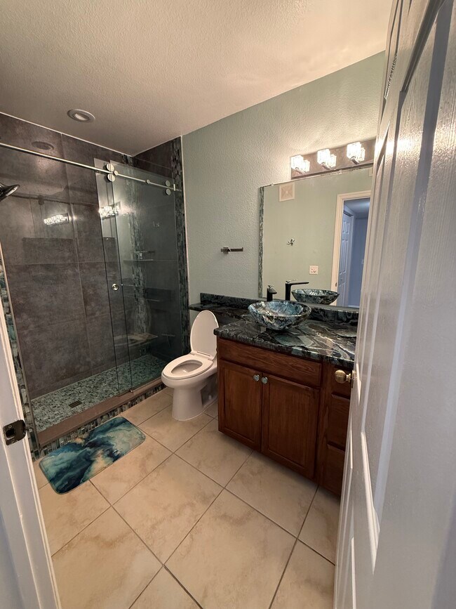 Building Photo - 2950 Viscaya Pl