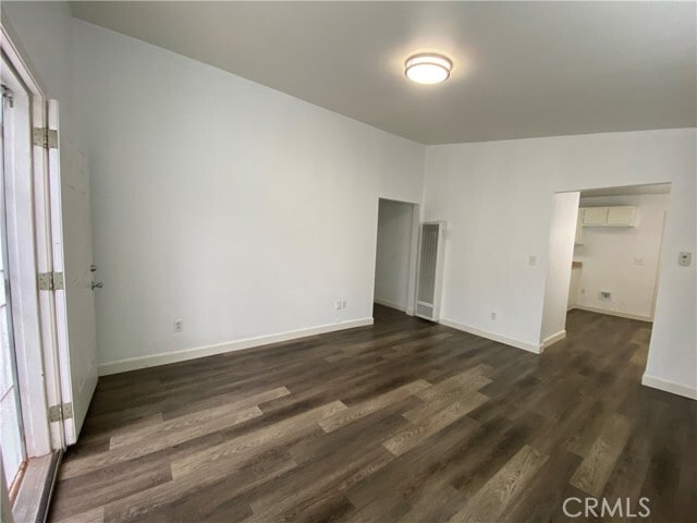 Building Photo - 732 W 21st St