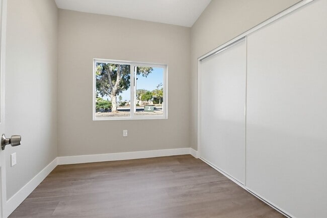 Building Photo - 54TH STREET 2985-2987 FRONT UNITS