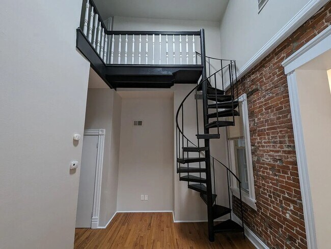 Building Photo - 2220 S 9th St