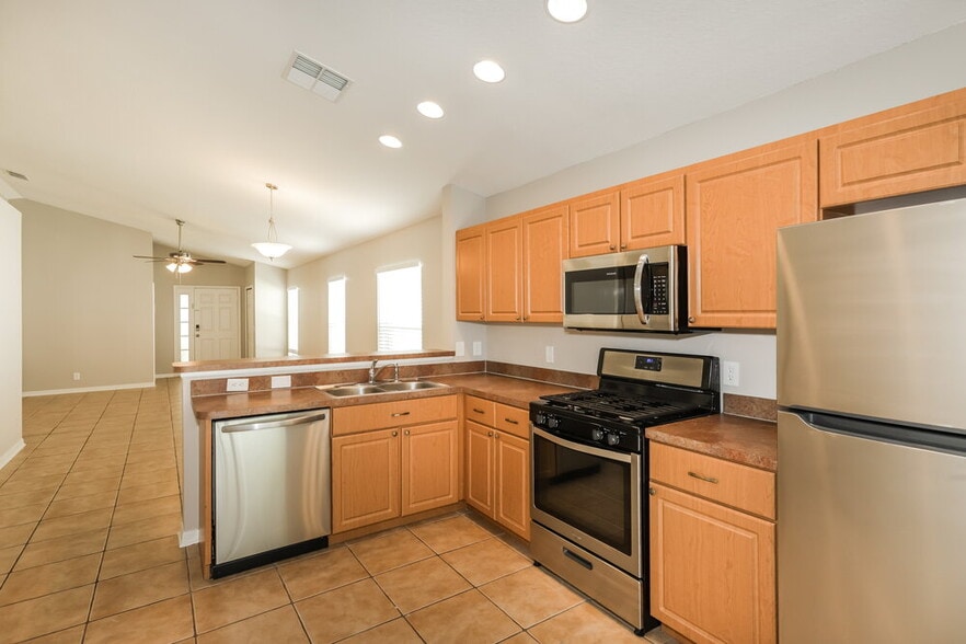 Building Photo - 5825 Wrenwater Dr