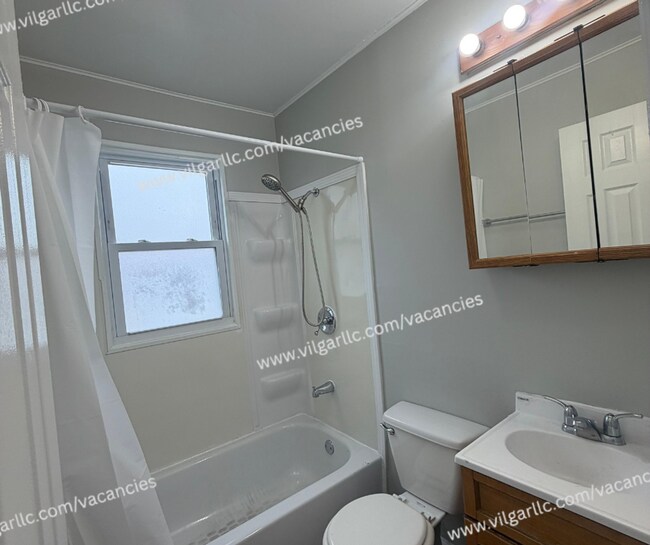 Building Photo - Newly Renovated 2-Bedroom • 1-Bathroom Home