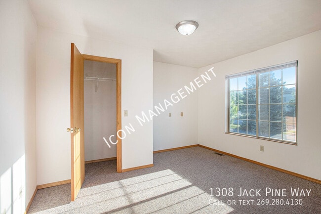 Building Photo - 1308 Jack Pine Way