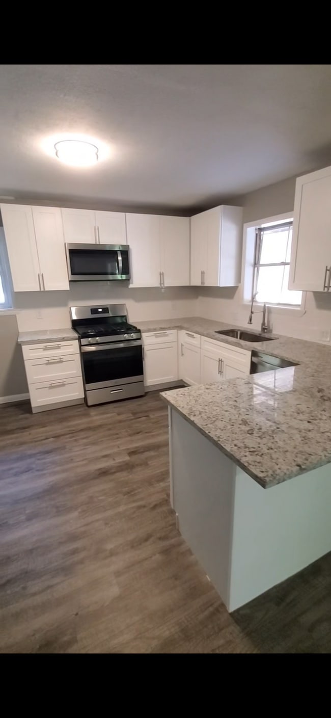 Primary Photo - 220 Fairmont Ave