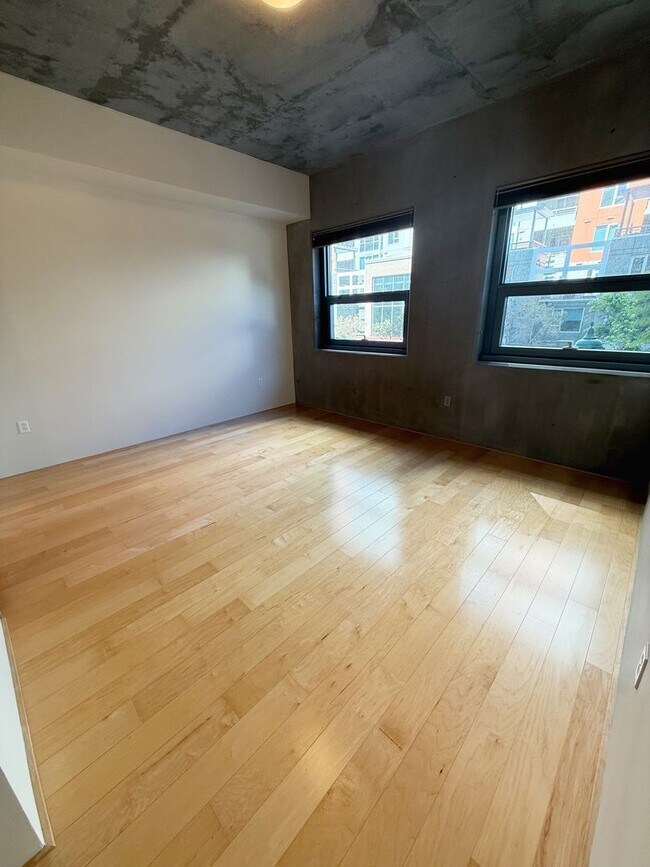 Building Photo - 2 Bed/2 Bath Condo at Aperture in Little I...