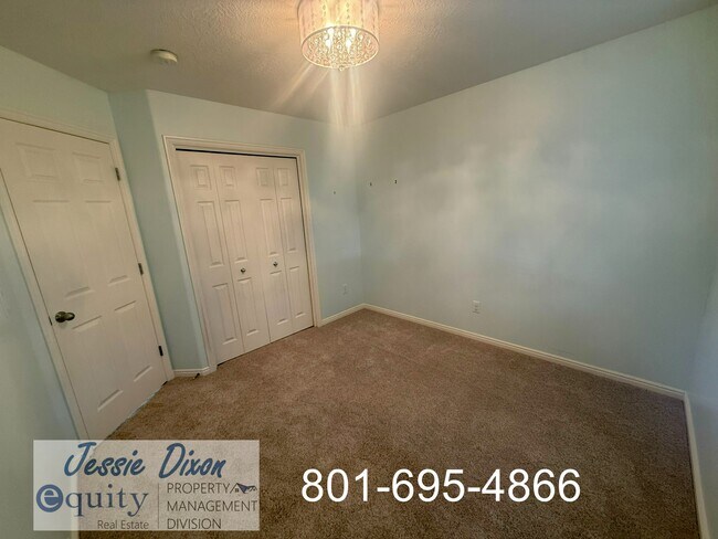 Building Photo - 1989 N 2700 W