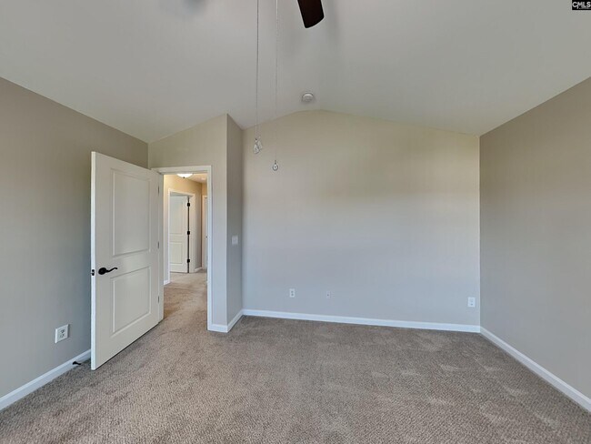 Building Photo - 651 Braekel Way