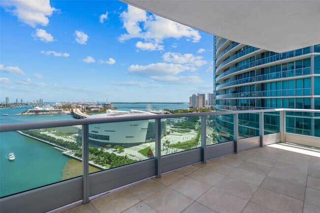 Building Photo - 900 Biscayne Blvd