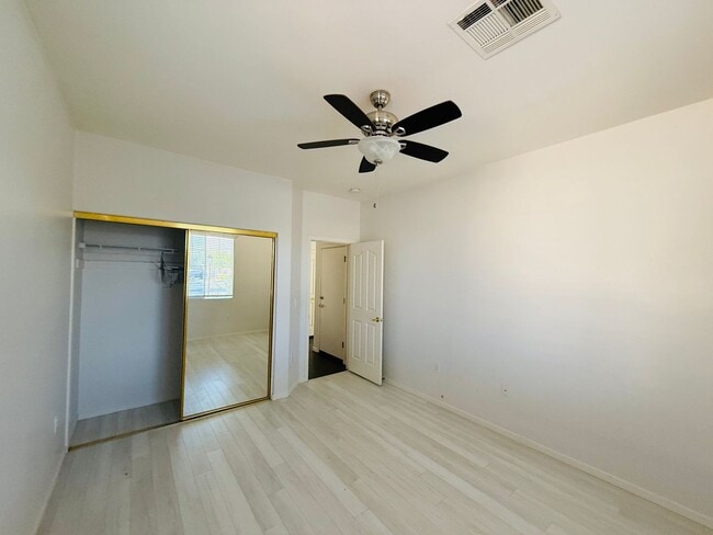 Building Photo - Stunning Gated 3 Bedroom & 2 Bath Located in Southern Highlands