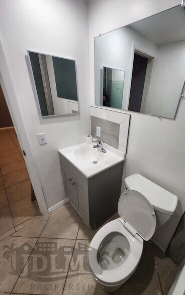 Building Photo - 12515 1st Is