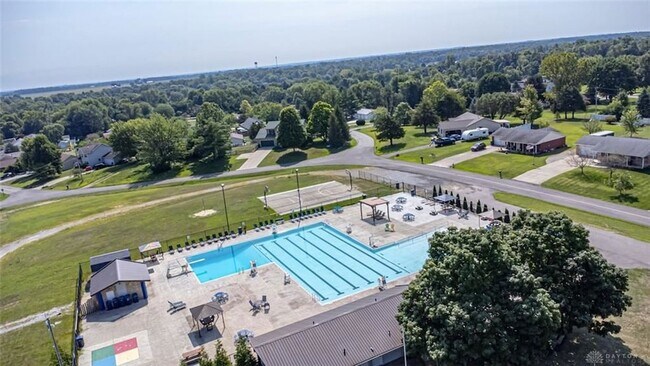 Building Photo - 679 Lakengren Dr