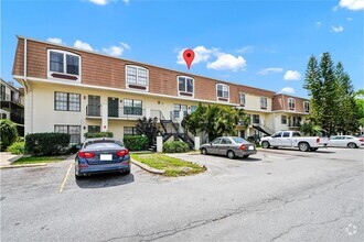 Building Photo - 6052 Village Cir N