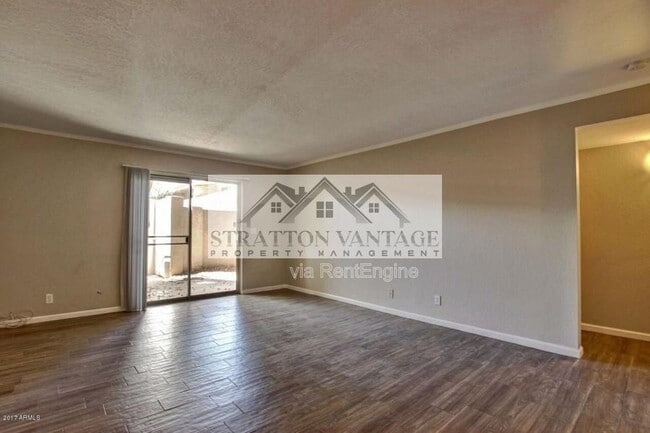 Building Photo - 810 E Colter St