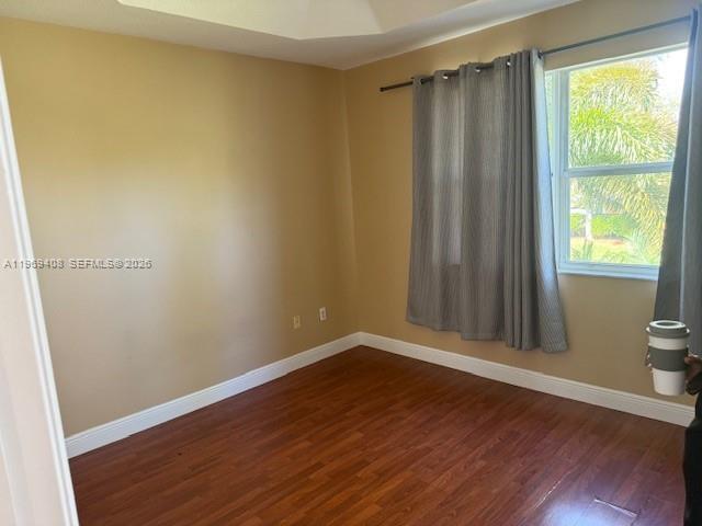 Building Photo - 2402 NE 41st Pl