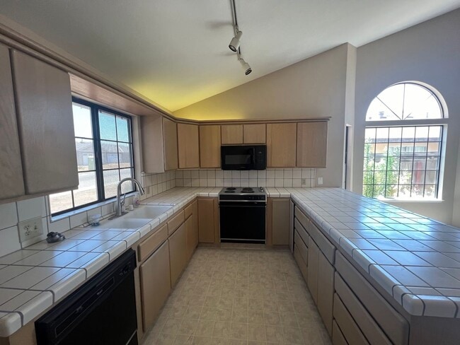 Building Photo - Charming 3 bedroom cottage for rent in Ree...