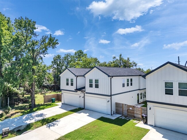 Building Photo - 4713 Talina Way