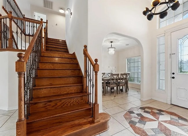 Building Photo - 6530 Picante Dr