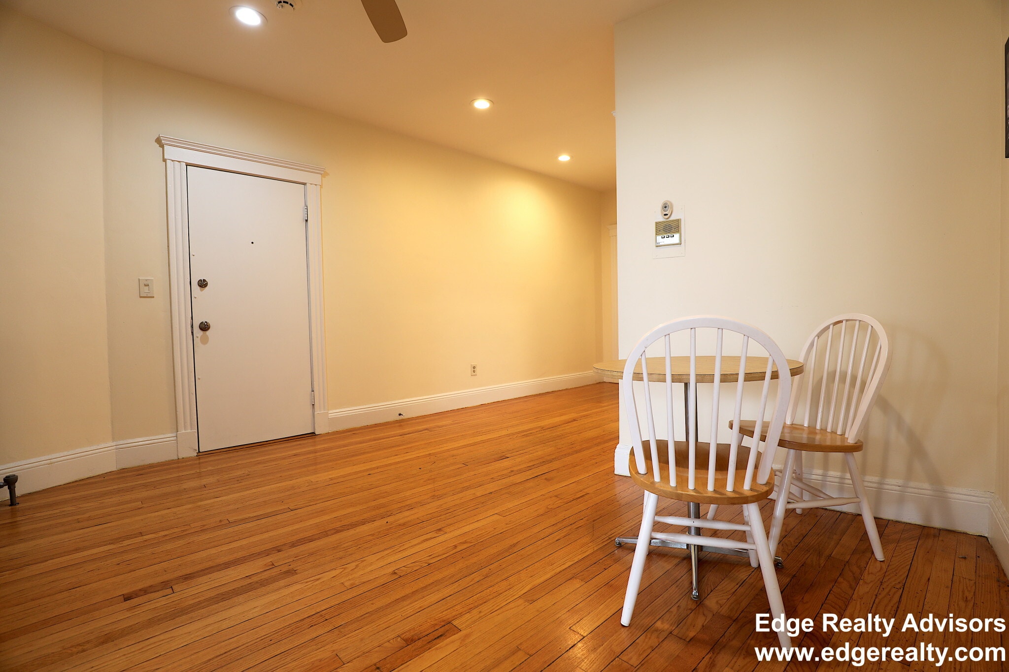 Building Photo - 6 Sutherland Rd