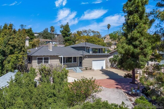 Building Photo - 8810 Mariposa St