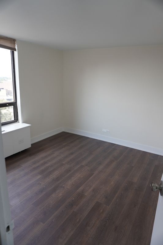 Building Photo - 3930 N Pine Grove Ave