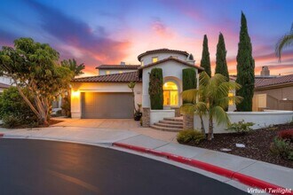 Building Photo - Beautiful 4 bedroom, 4.5 bathroom Home in the Varadero Community