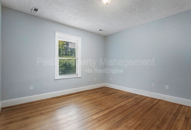 Building Photo - 2818 North Ave