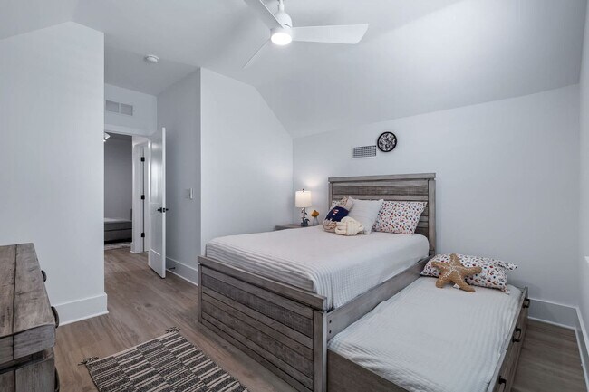 Building Photo - 5484 3rd St