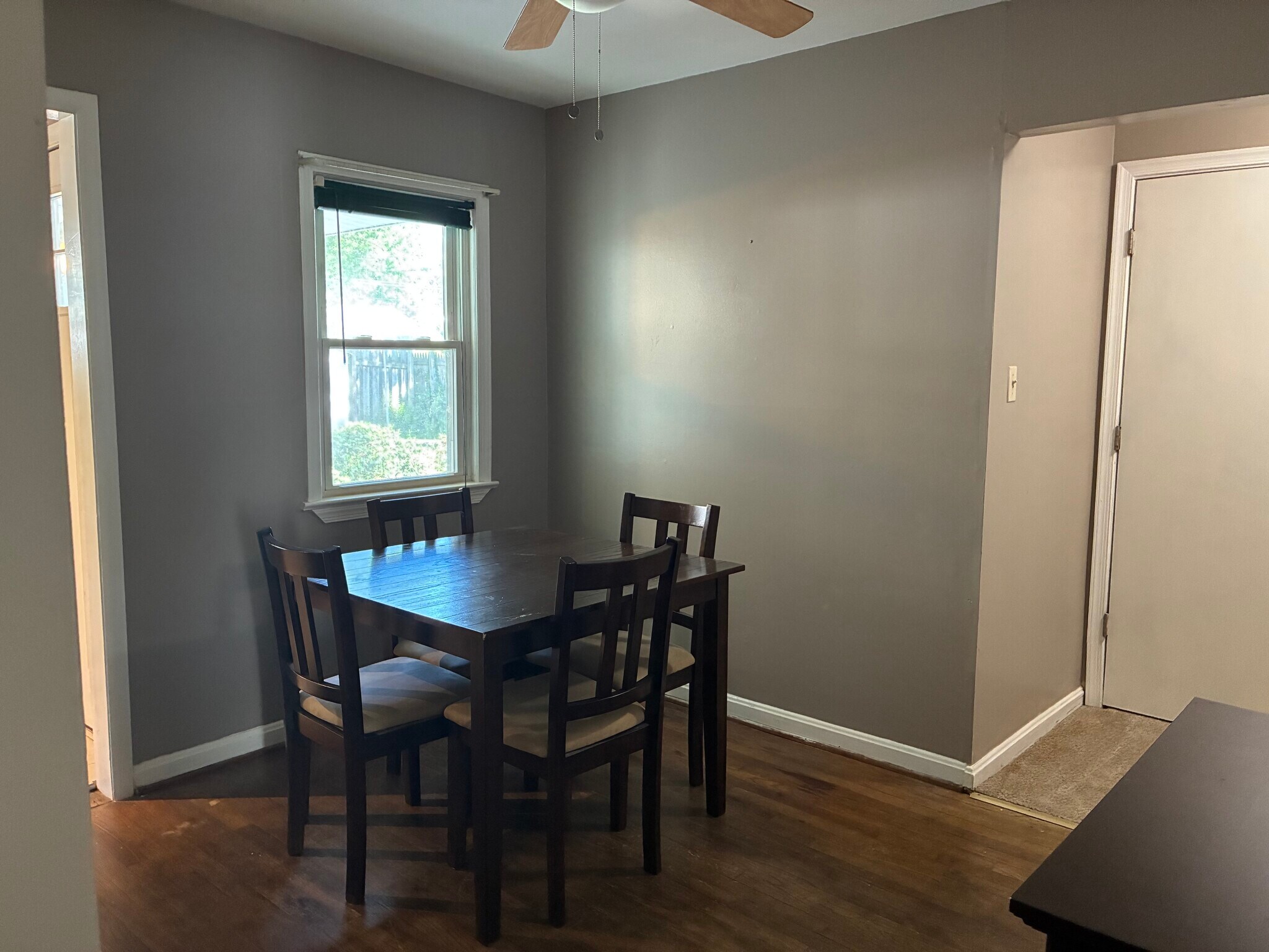 MAIN LEVEL DINING - 5112 Hollywood Rd