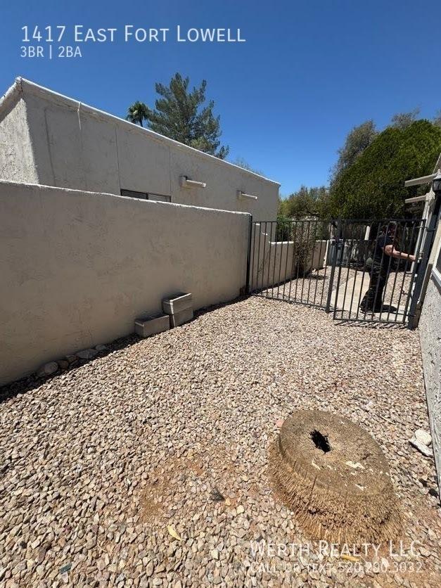Building Photo - 1417 E Fort Lowell Rd
