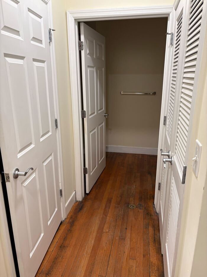 Building Photo - 525 E Grace St