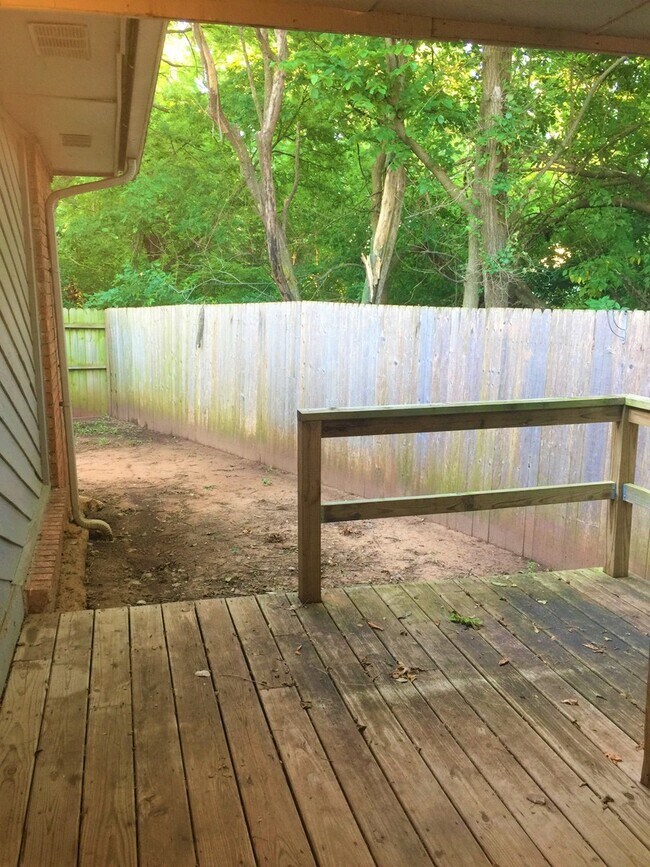 Building Photo - 904-904 Aspen Ct