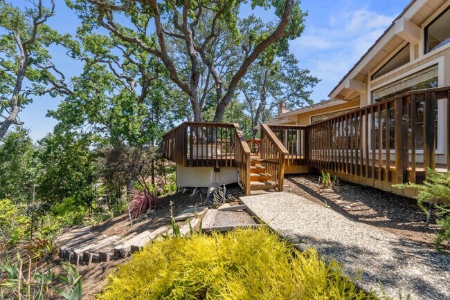 Building Photo - 7175 Red Holly Ct