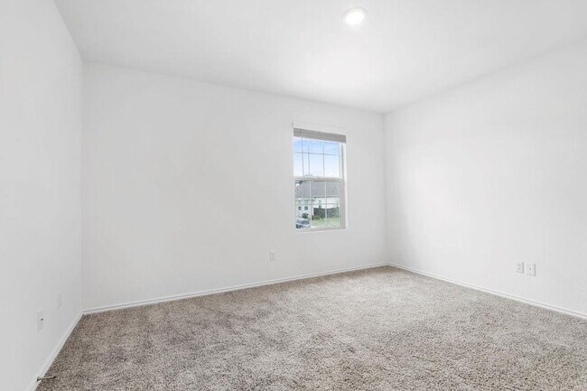 Building Photo - 1205 Sweetspire St