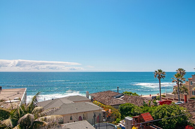 Building Photo - Gorgeous ocean view home at Windansea Beach!