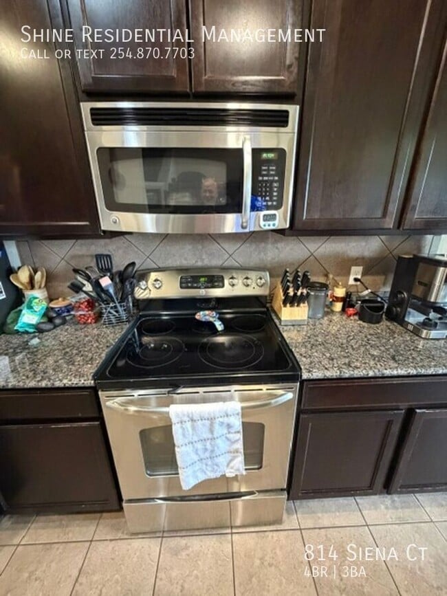 Building Photo - 814 Siena Ct