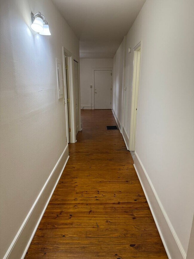 Building Photo - Charming Historic Home – Spacious 2-Bedroom Apartment in Boulevard/Normaltown